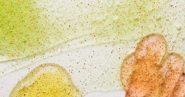 Peeling gommage co to? Poznaj korzyści i skuteczność dla skóry Peeling gommage co to? Poznaj korzyści i skuteczność dla skóry