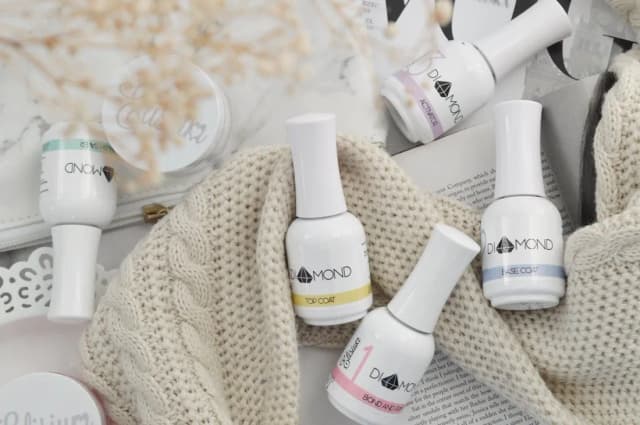 Co jest potrzebne do manicure tytanowego? Kluczowe produkty i porady Co jest potrzebne do manicure tytanowego? Kluczowe produkty i porady