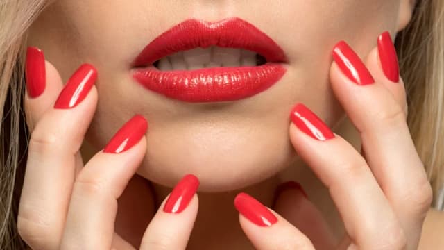 Jak przygotować paznokcie do manicure, by uniknąć najczęstszych błędów Jak przygotować paznokcie do manicure, by uniknąć najczęstszych błędów